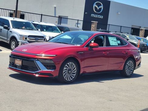 New 2026 Hyundai Sonata SEL FWD image 2
