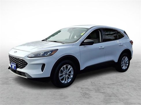 Certified 2022 Ford Escape SE w/ Convenience Package image 3