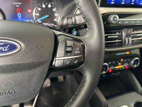 Used 2022 Ford Escape SE w/ Cold Weather Package image 16