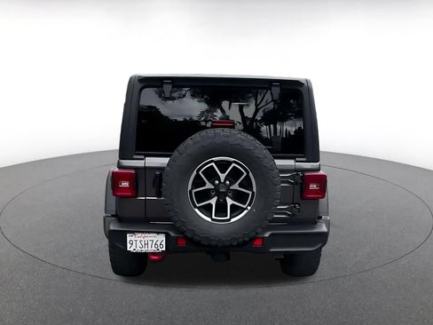 Used 2025 Jeep Wrangler Unlimited Rubicon AWD/4WD image 9