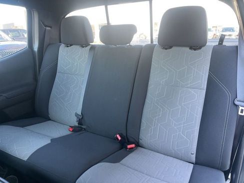 Used 2021 Toyota Tacoma TRD Sport w/ Technology Package image 13