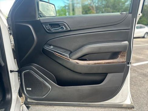 Used 2019 Chevrolet Suburban LT AWD/4WD image 18
