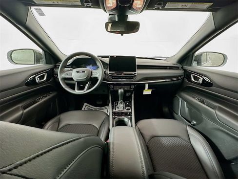 New 2026 Jeep Compass Latitude AWD/4WD image 18