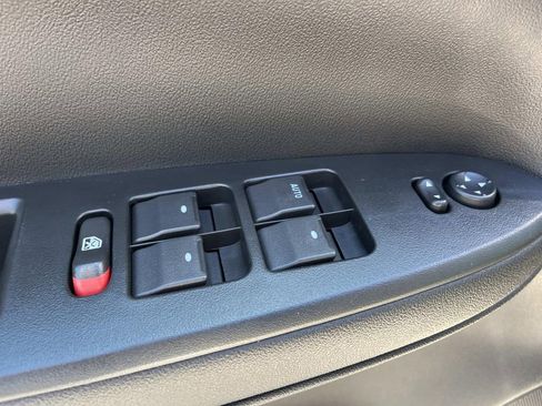 Used 2012 Chevrolet Impala LTZ FWD image 24
