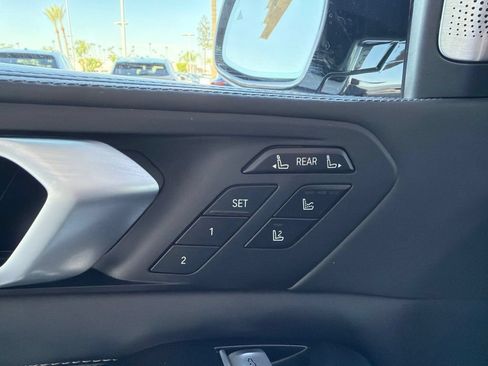 Used 2020 BMW X7 M50i w/ Dynamic Handling Package AWD/4WD image 8