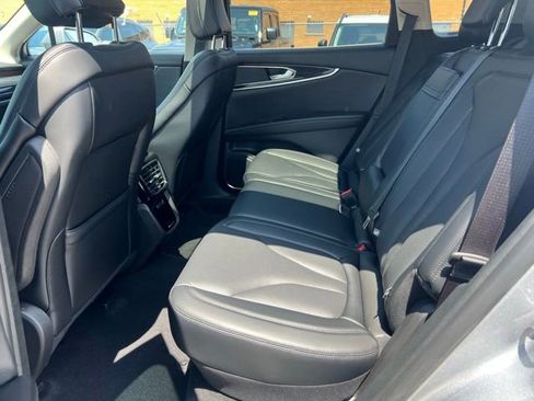 Used 2023 Lincoln Nautilus Reserve AWD/4WD image 23