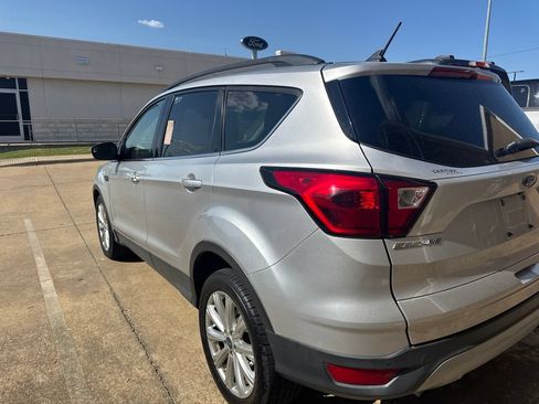 Used 2019 Ford Escape SEL AWD/4WD image 6
