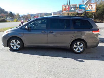 Used 2011 Toyota Sienna LE
