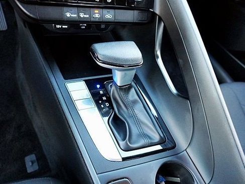 Certified 2024 Hyundai Elantra SEL FWD image 29