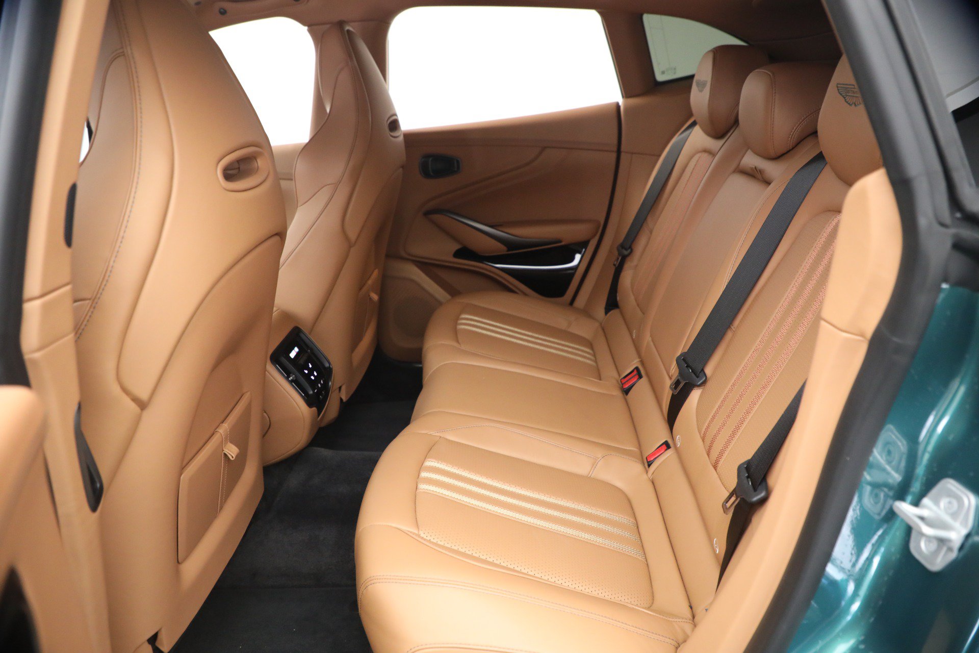 Used 2025 Aston Martin DBX 707 AWD/4WD image 25
