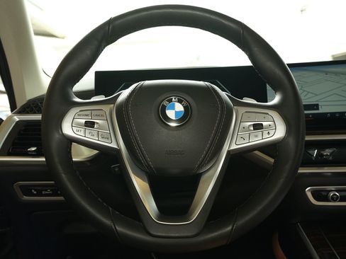 Used 2026 BMW X7 xDrive40i AWD/4WD image 11