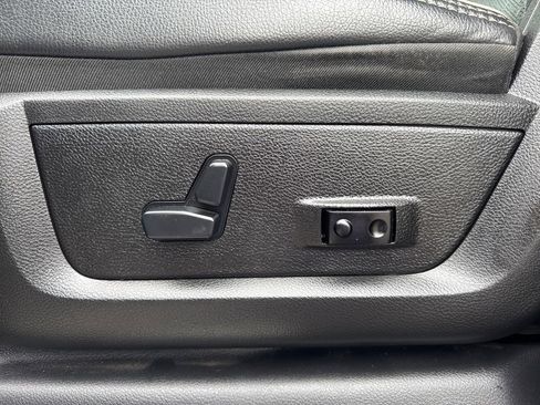 Used 2019 RAM 3500 Laramie image 33