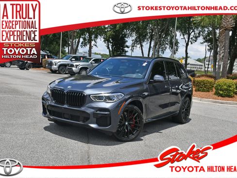 Used 2022 BMW X5 xDrive40i w/ M Sport Package AWD/4WD image 1
