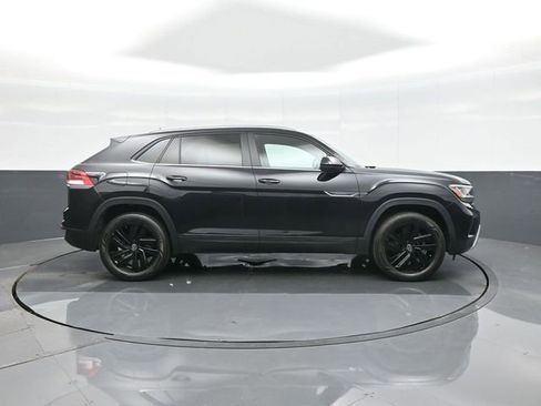 Used 2023 Volkswagen Atlas Cross Sport SE FWD image 8