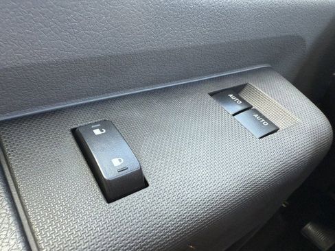 Used 2016 Ford F550 4x4 Regular Cab Super Duty image 22