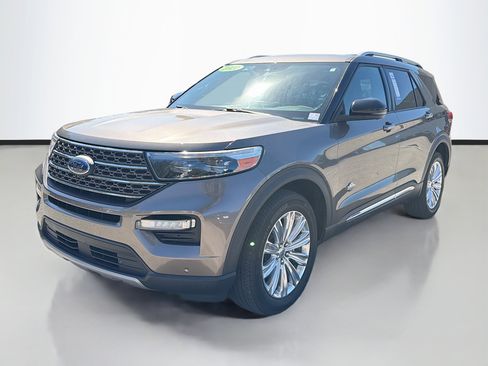 Used 2021 Ford Explorer King Ranch w/ Premium Technology Package image 7