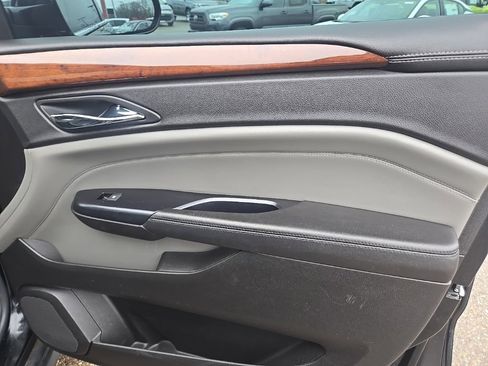 Used 2011 Cadillac SRX Luxury image 26