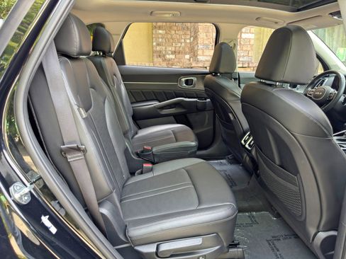 Used 2024 Kia Sorento SX image 40