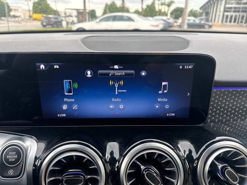 Used 2025 Mercedes-Benz GLB 250 image 24