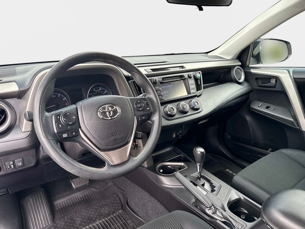 Used 2017 Toyota RAV4 LE FWD image 15