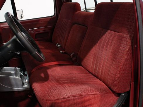 Used 1990 Ford F150 2WD Regular Cab image 32
