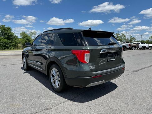Used 2023 Ford Explorer XLT w/ Equipment Group 202A RWD image 4
