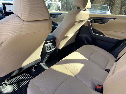 Used 2025 Toyota RAV4 LE image 13