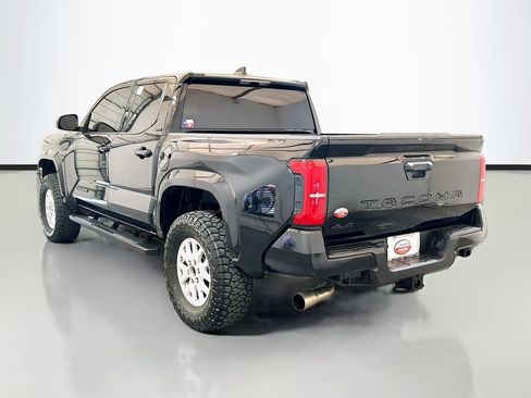 Used 2025 Toyota Tacoma SR5 AWD/4WD image 6