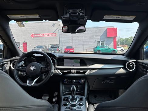 Used 2023 Alfa Romeo Stelvio Veloce AWD/4WD image 34