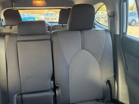 Used 2023 Toyota Highlander LE image 13