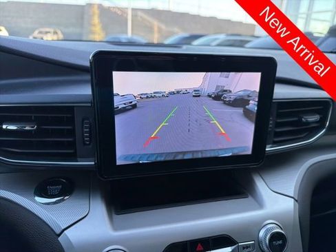Used 2022 Ford Explorer XLT w/ Equipment Group 202A image 13