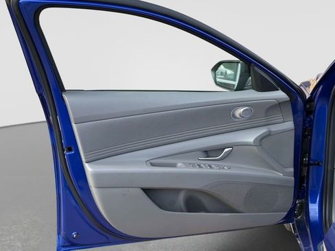 Certified 2025 Hyundai Elantra Sport FWD image 18