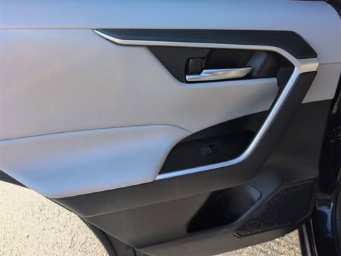 Used 2022 Toyota RAV4 XLE w/ Convenience Package image 29