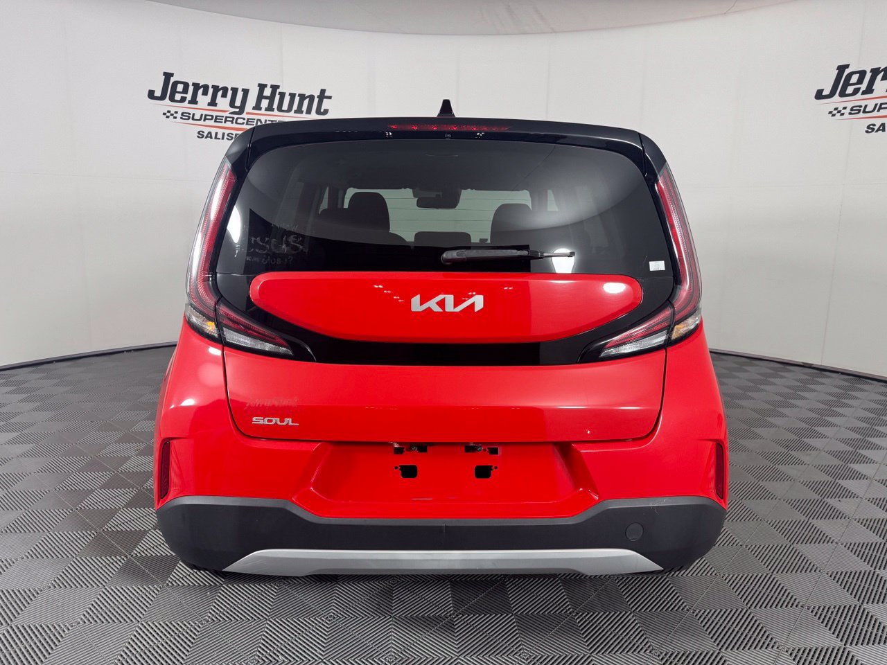 Used 2023 Kia Soul LX w/ Option Group 015 FWD image 8