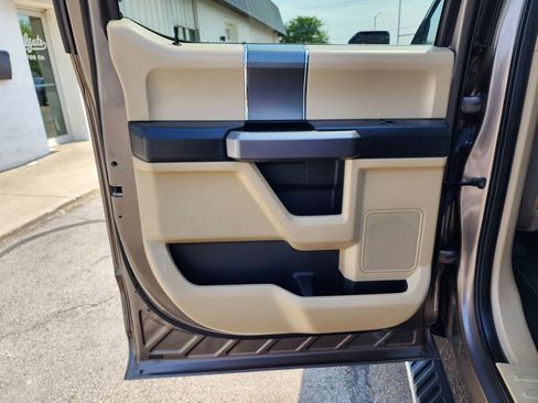 Used 2019 Ford F150 XLT w/ Equipment Group 302A Luxury AWD/4WD image 18
