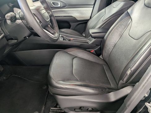 Certified 2023 Jeep Compass Latitude AWD/4WD image 13