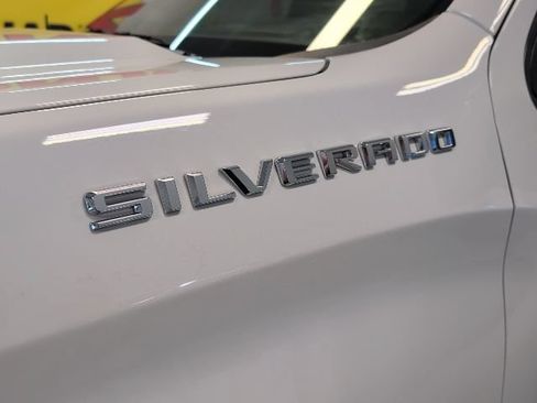 Used 2023 Chevrolet Silverado 1500 RST w/ Convenience Package II AWD/4WD image 9