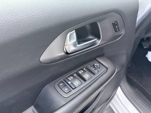 New 2026 Chrysler Pacifica Select AWD/4WD image 12