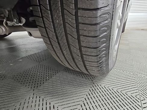 Used 2022 Ford Explorer XLT w/ Equipment Group 202A image 50