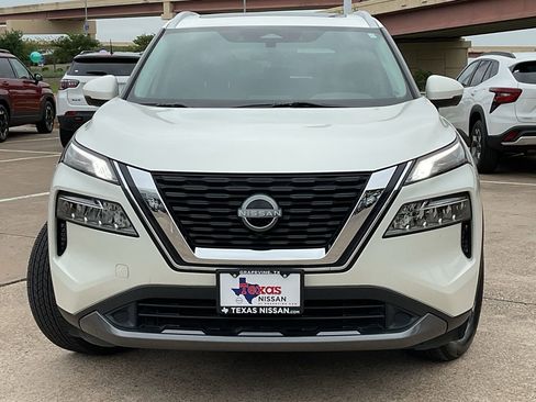 Used 2023 Nissan Rogue SL image 3
