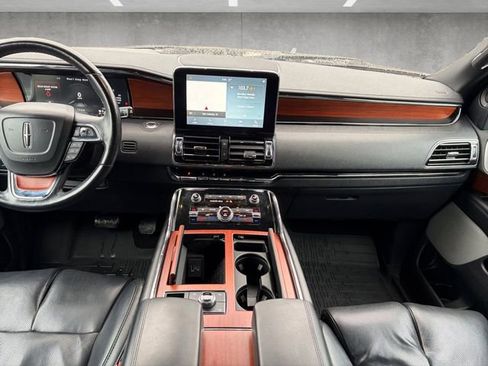 Used 2020 Lincoln Navigator L Reserve w/ Equipment Group 208A Reserve image 3