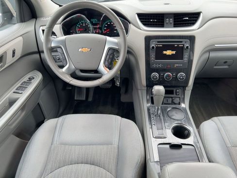 Certified 2017 Chevrolet Traverse LT image 28