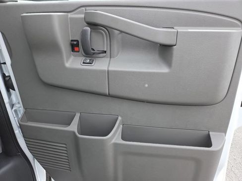 New 2026 GMC Savana 3500 w/ Driver Convenience Package RWD image 21