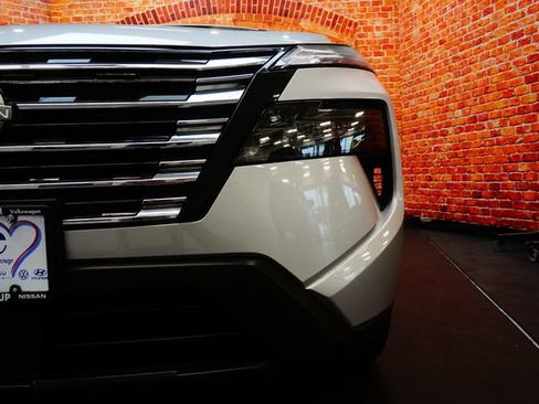 Certified 2025 Nissan Rogue SV AWD/4WD image 65