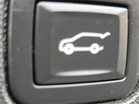 Used 2021 Chevrolet Equinox LT image 33