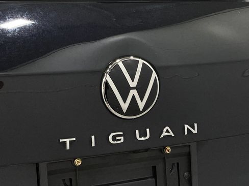Used 2022 Volkswagen Tiguan SE R-Line FWD image 40