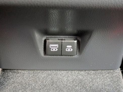 Used 2025 Toyota Camry SE image 15