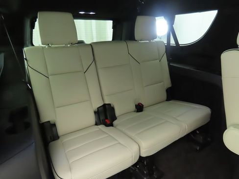 Used 2025 Cadillac Escalade ESV Sport image 27
