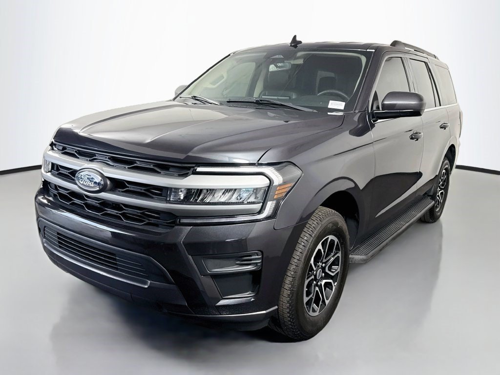 Used 2024 Ford Expedition XLT RWD image 4