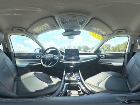 Used 2022 Jeep Compass Limited AWD/4WD image 22
